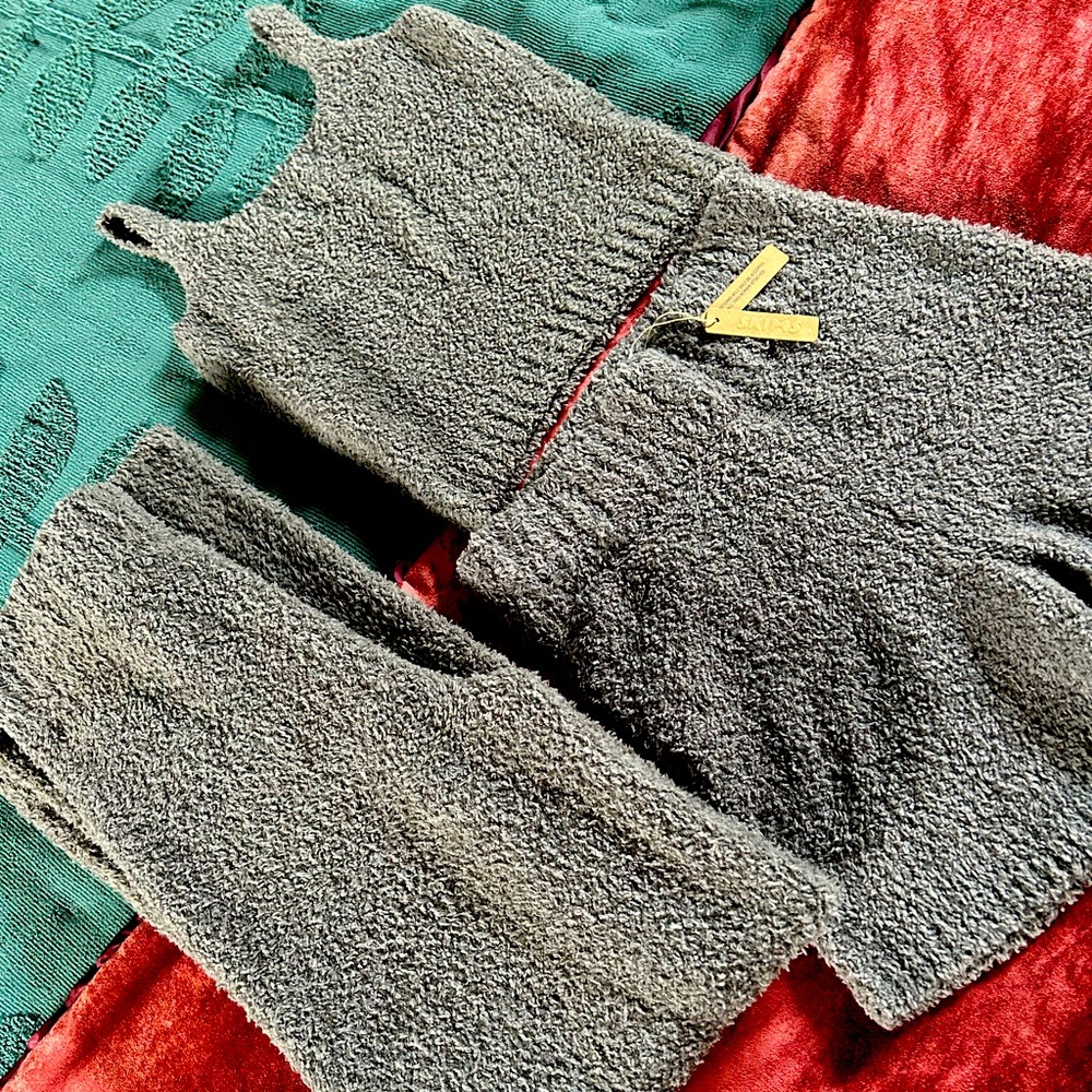 Skims Cozy Sets, Women’s S/M and girls 4/5 in Gray.